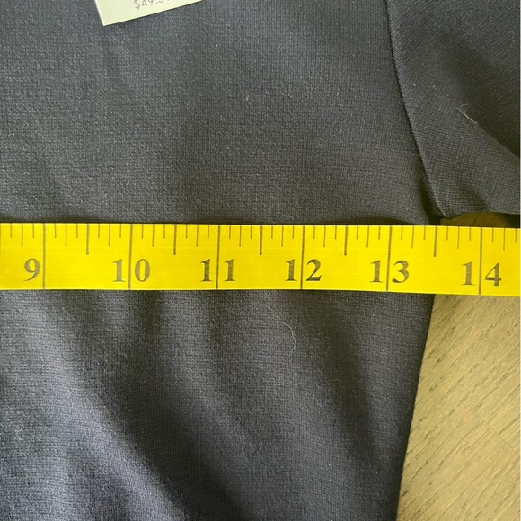 Ann Taylor Boat Neck Short sleeve Hip Length top Size XS in Black - Picture 7 of 10